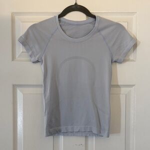 lululemon athletica Heather Gray Short Sleeve Tee